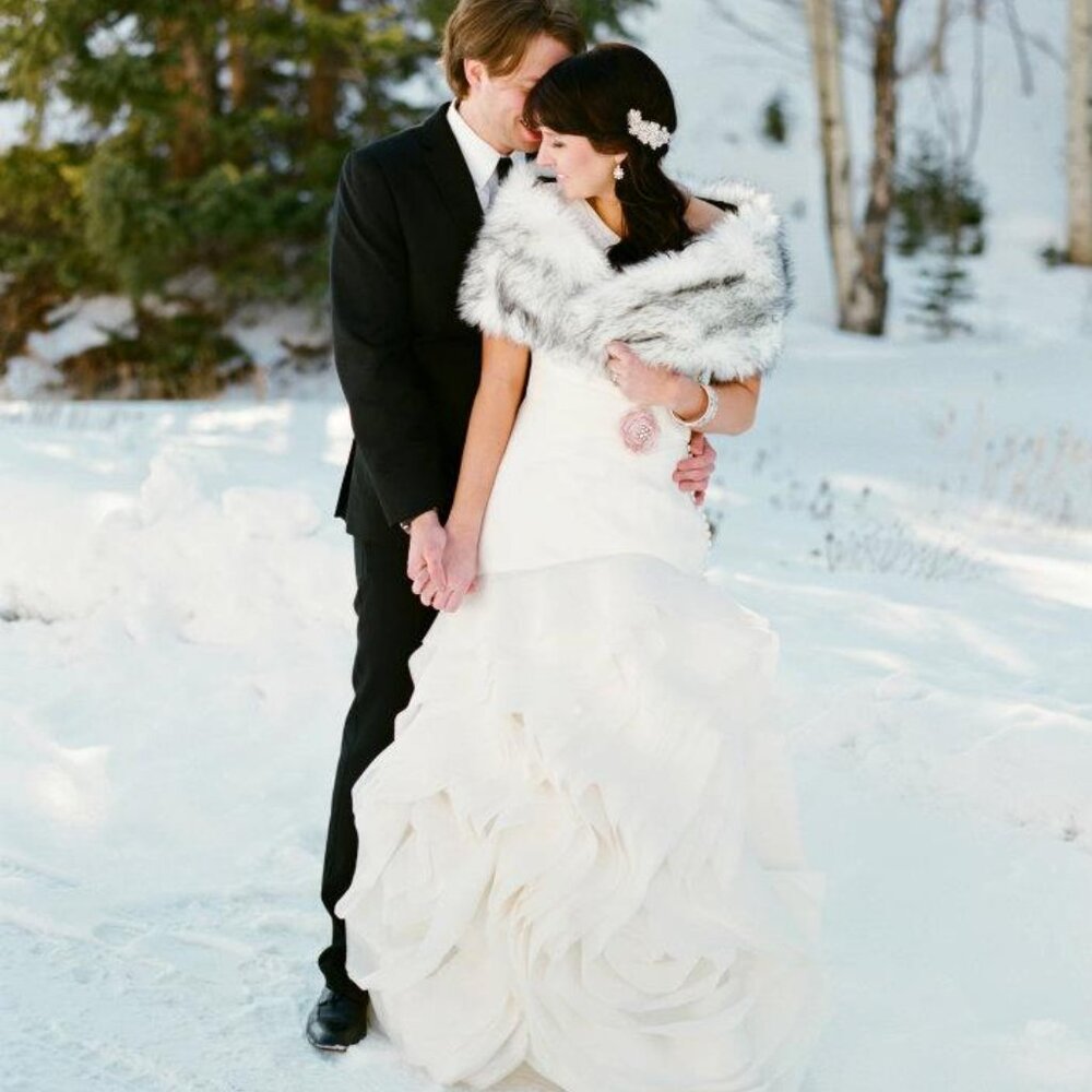 White by Vera Wang One Shoulder Organza waterfall wedding gown - Picture 4 of 12